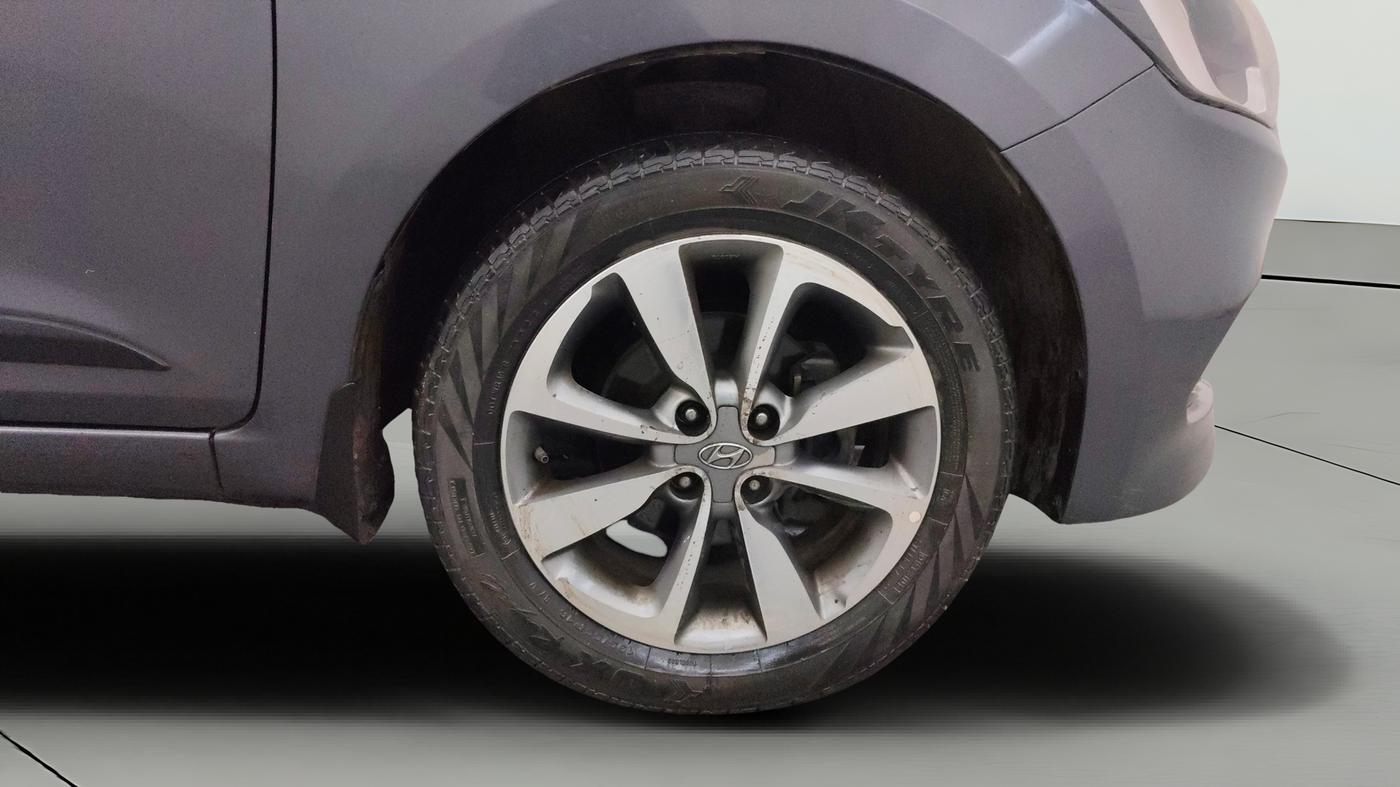 2016 Hyundai Elite i20 ASTA 1.2, Petrol, Manual, 1,03,459 km, Right Front Wheel
