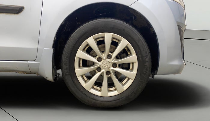 2013 Maruti Ertiga ZXI, Petrol, Manual, 75,203 km, Right Front Wheel