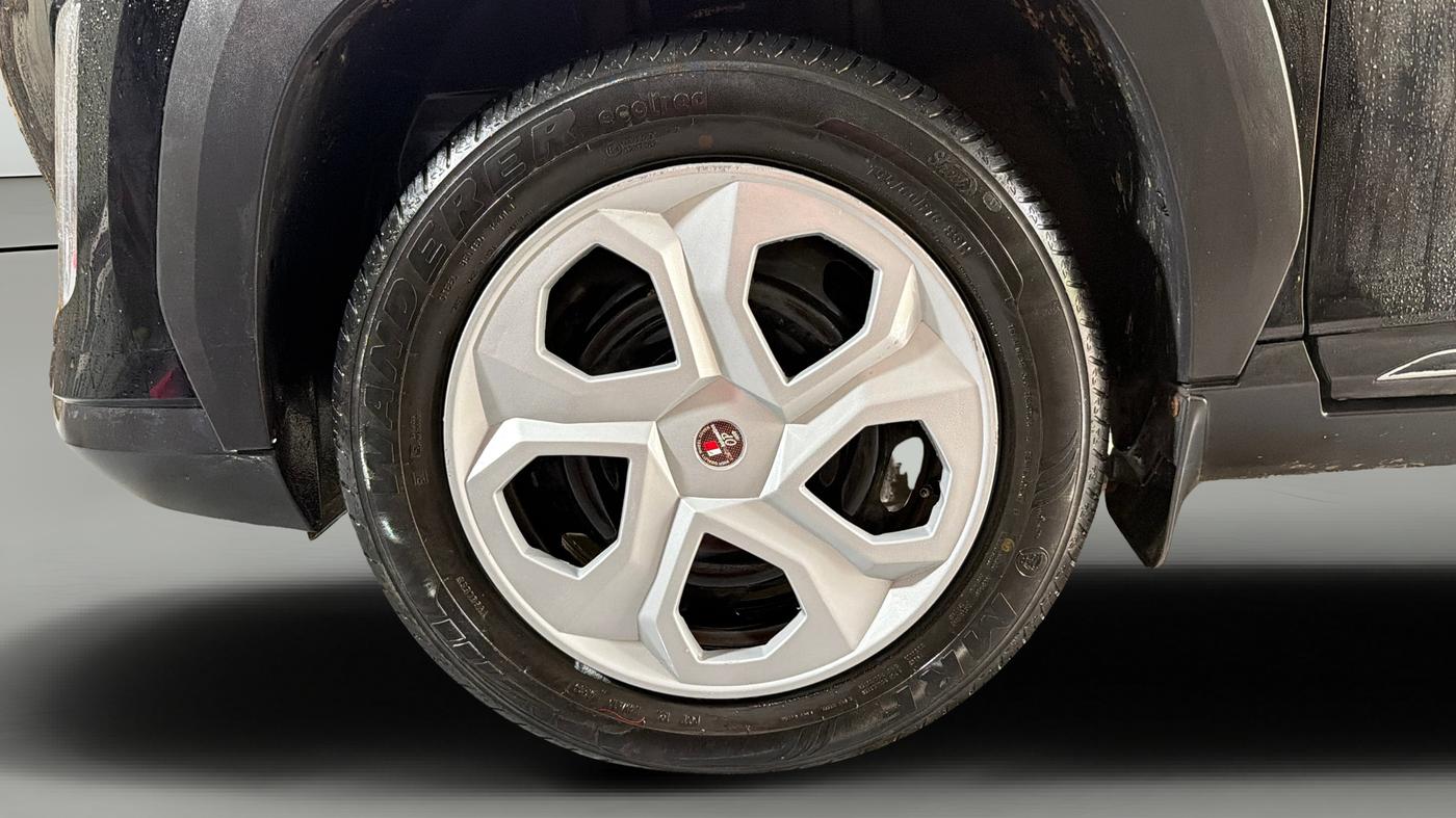 2022 Nissan MAGNITE XL, Petrol, Manual, 1,37,491 km, Left Front Wheel