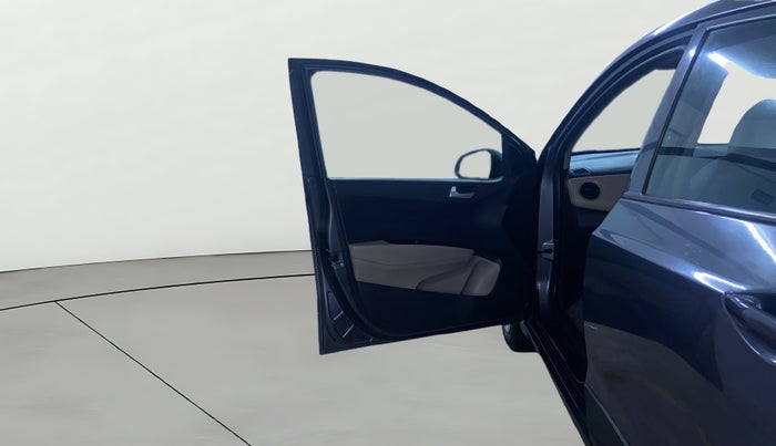 2017 Hyundai Grand i10 SPORTZ 1.2 KAPPA VTVT, CNG, Manual, 1,07,596 km, LHS Front Door