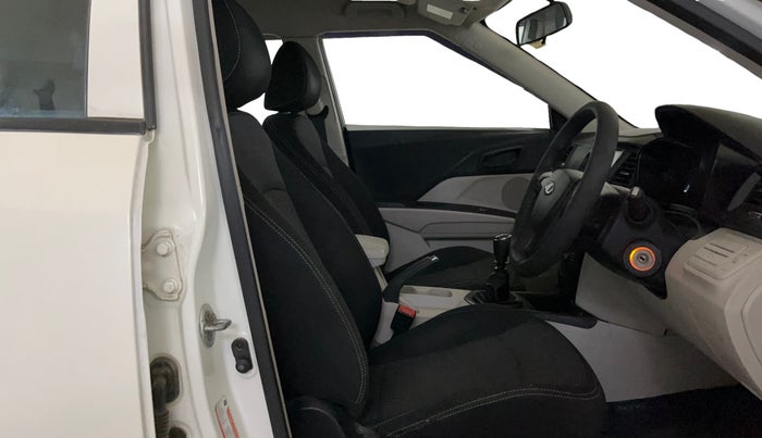 2021 Mahindra XUV300 W4 1.5 DIESEL, Diesel, Manual, 25,791 km, Right Side Front Door Cabin