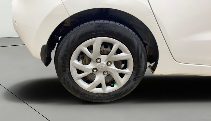 2017 Hyundai Grand i10 SPORTZ 1.2 KAPPA VTVT, Petrol, Manual, 1,04,654 km, Right Rear Wheel