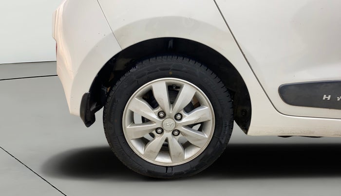 2014 Hyundai Grand i10 SPORTZ AT 1.2 KAPPA VTVT, Petrol, Automatic, 1,12,842 km, Right Rear Wheel