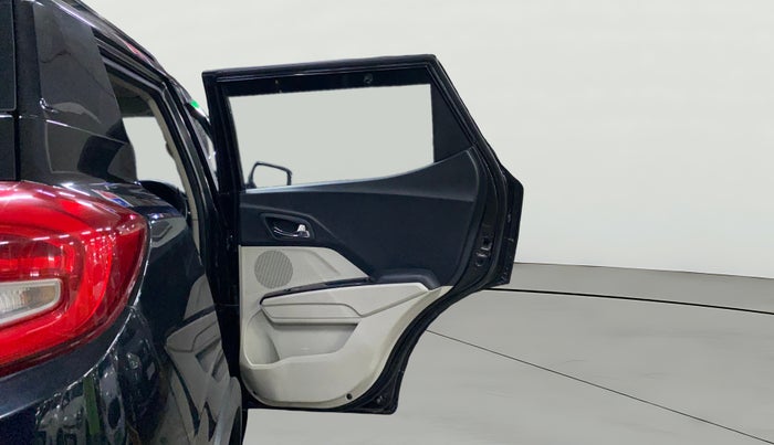 2022 Mahindra XUV300 W8 1.2 PETROL, Petrol, Manual, 41,305 km, RHS Rear Door