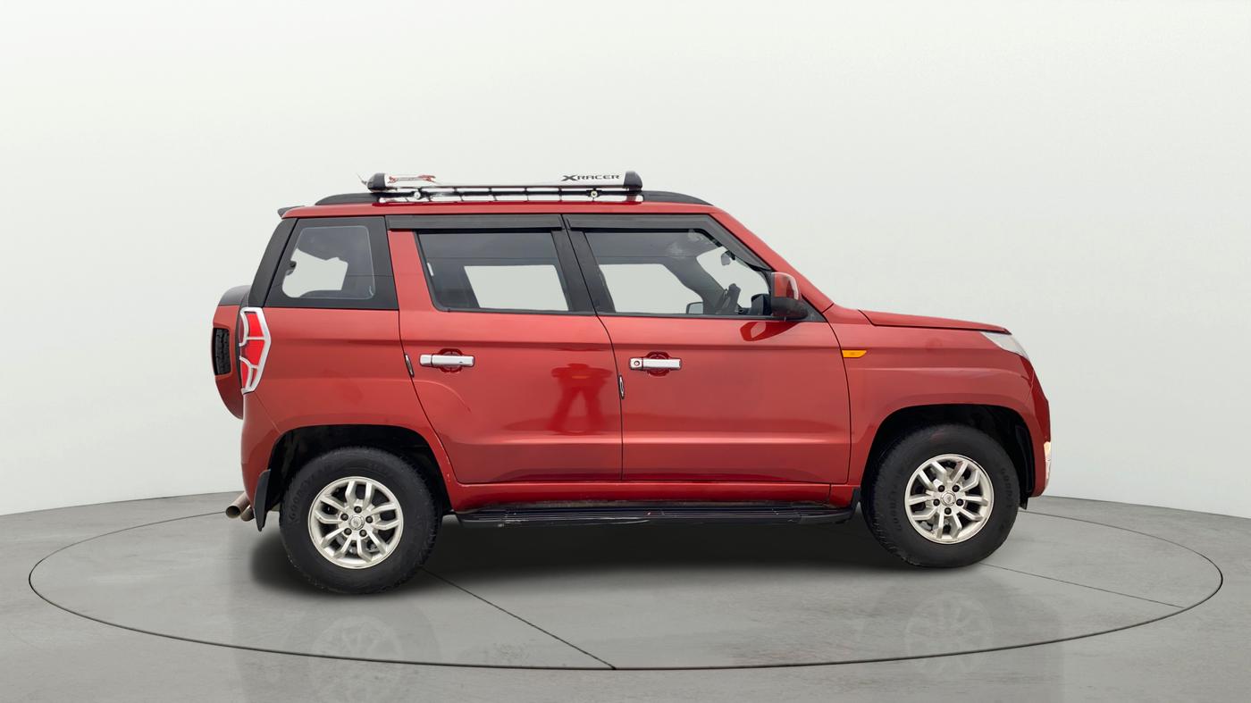 2017 Mahindra TUV300 T8, Diesel, Manual, 47,261 km, Right Side View