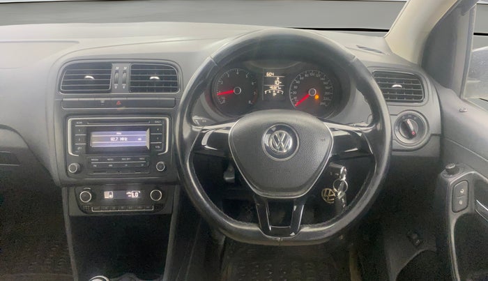 2015 Volkswagen Vento COMFORTLINE 1.6, Petrol, Manual, 45,326 km, Steering Wheel Close Up
