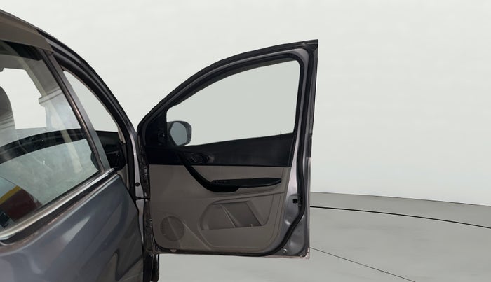 2019 Tata Tiago XT PETROL, Petrol, Manual, 85,892 km, RHS Front Door