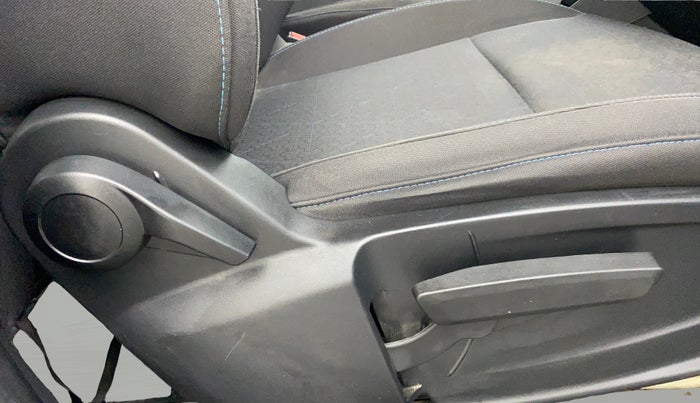 2023 Tata PUNCH CREATIVE  MT, Petrol, Manual, 28,354 km, Driver Side Adjustment Panel