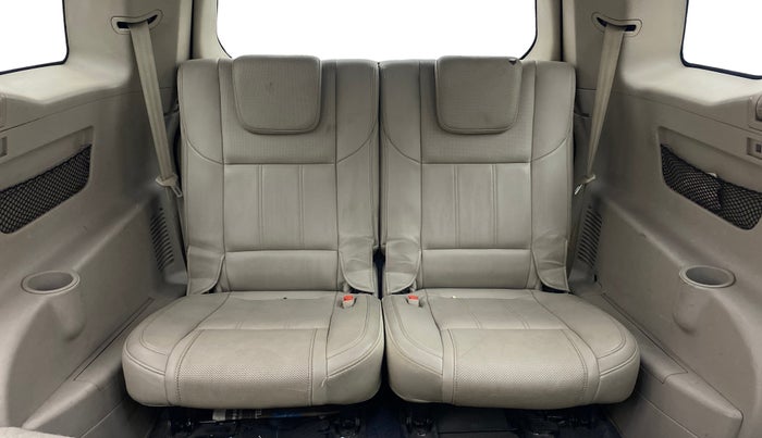 2017 Mahindra XUV500 W10 AT, Diesel, Automatic, 1,11,323 km, Third Seat Row ( optional )