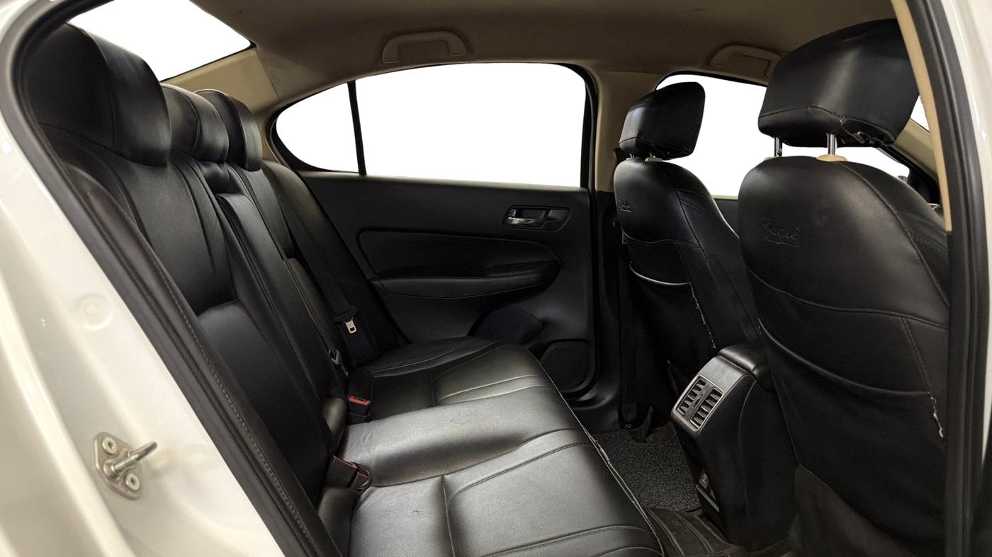 2022 Honda City 1.5L I-VTEC V MT 5TH GEN, Petrol, Manual, 50,902 km, Right Side Rear Door Cabin