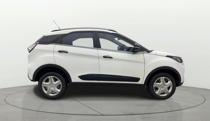2022 Tata NEXON XM SUNROOF PETROL, Petrol, Manual, 55,868 km, Right Side View