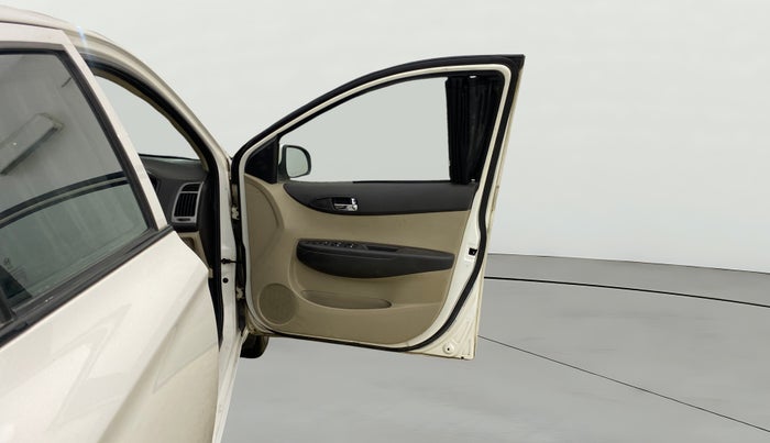 2014 Hyundai i20 SPORTZ 1.2, Petrol, Manual, 98,148 km, RHS Front Door