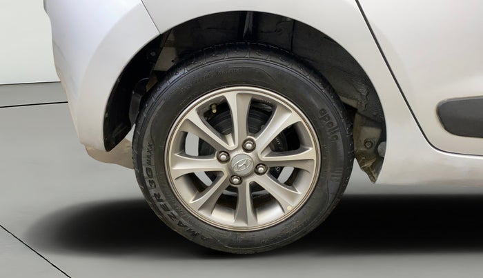 2016 Hyundai Grand i10 ASTA (O) 1.2 KAPPA VTVT, Petrol, Manual, 28,183 km, Right Rear Wheel