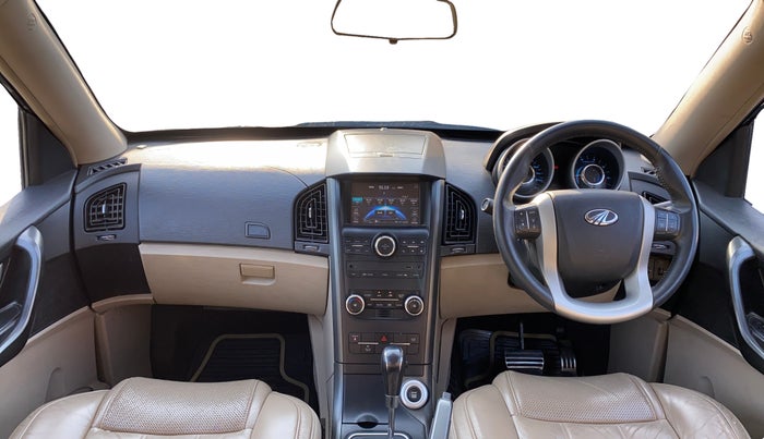 2016 Mahindra XUV500 W10 AT, Diesel, Automatic, 1,00,535 km, Dashboard