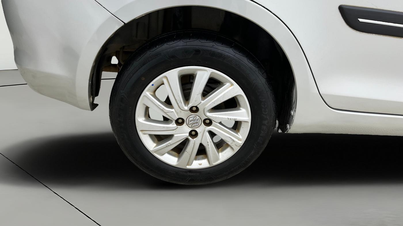 2016 Maruti Swift Dzire ZDI AMT, Diesel, Automatic, 1,15,365 km, Right Rear Wheel