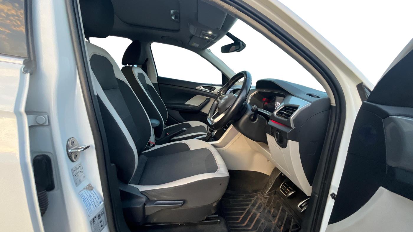 2021 Volkswagen TAIGUN GT PLUS 1.5 TSI DSG, Petrol, Automatic, 1,13,275 km, Right Side Front Door Cabin