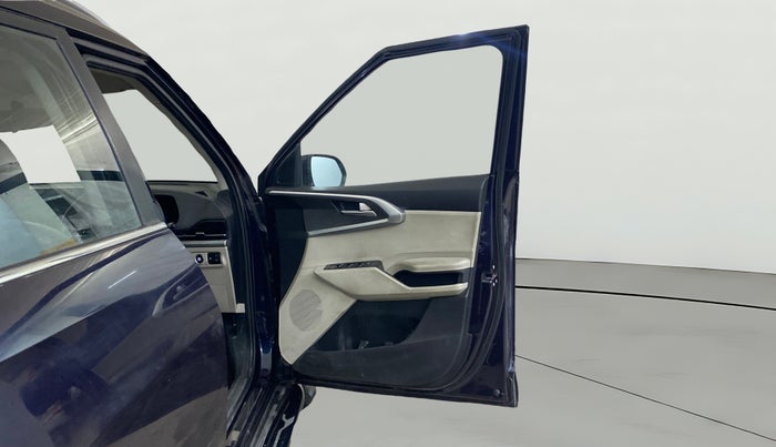 2022 KIA CARENS PRESTIGE PLUS 1.4 PETROL DCT 7 STR, Petrol, Automatic, 49,964 km, RHS Front Door