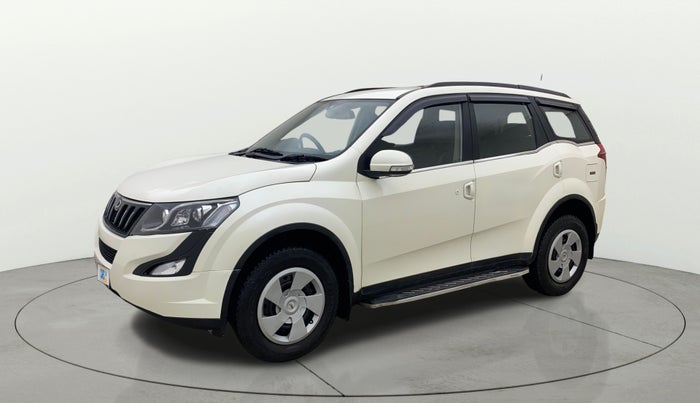 2015 Mahindra XUV500 W6, Diesel, Manual, 92,098 km, Left Front Diagonal