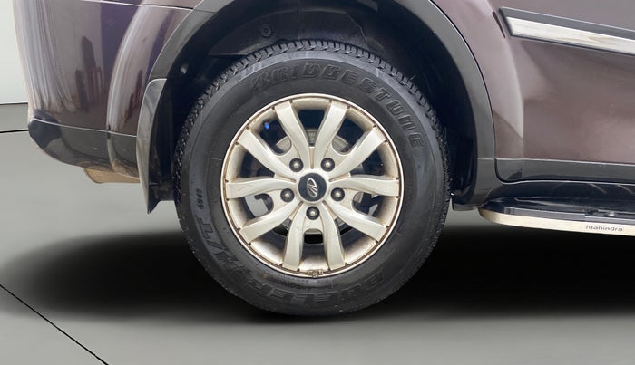 2016 Mahindra XUV500 W10, Diesel, Manual, 69,315 km, Right Rear Wheel