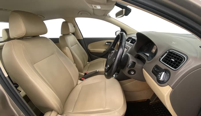 2016 Volkswagen Vento HIGHLINE 1.5 AT, Diesel, Automatic, 1,22,532 km, Right Side Front Door Cabin