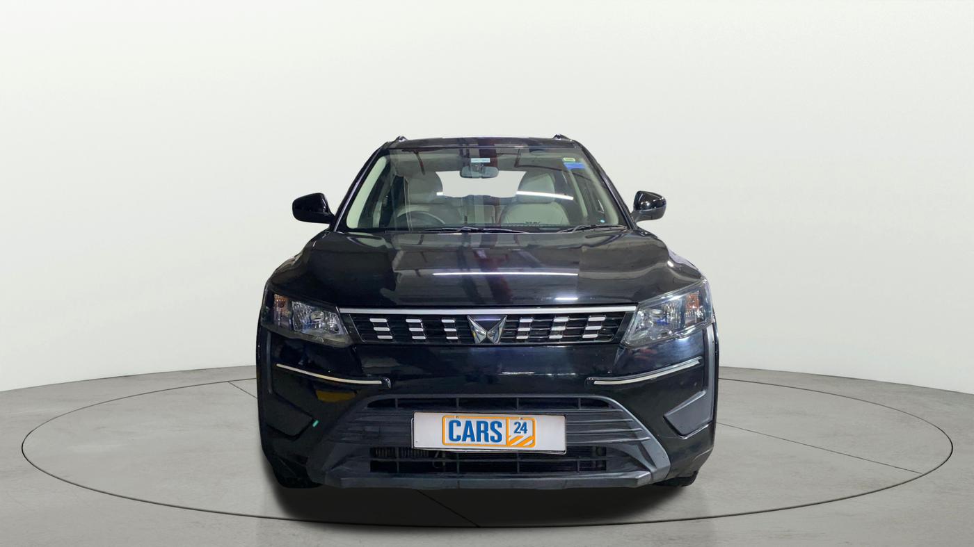 2023 Mahindra XUV300 W6 1.2 PETROL, Petrol, Manual, 8,518 km, Front