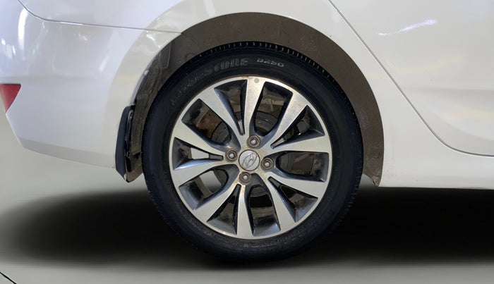 2017 Hyundai Verna 1.6 VTVT SX (O) AT, Petrol, Automatic, 25,039 km, Right Rear Wheel