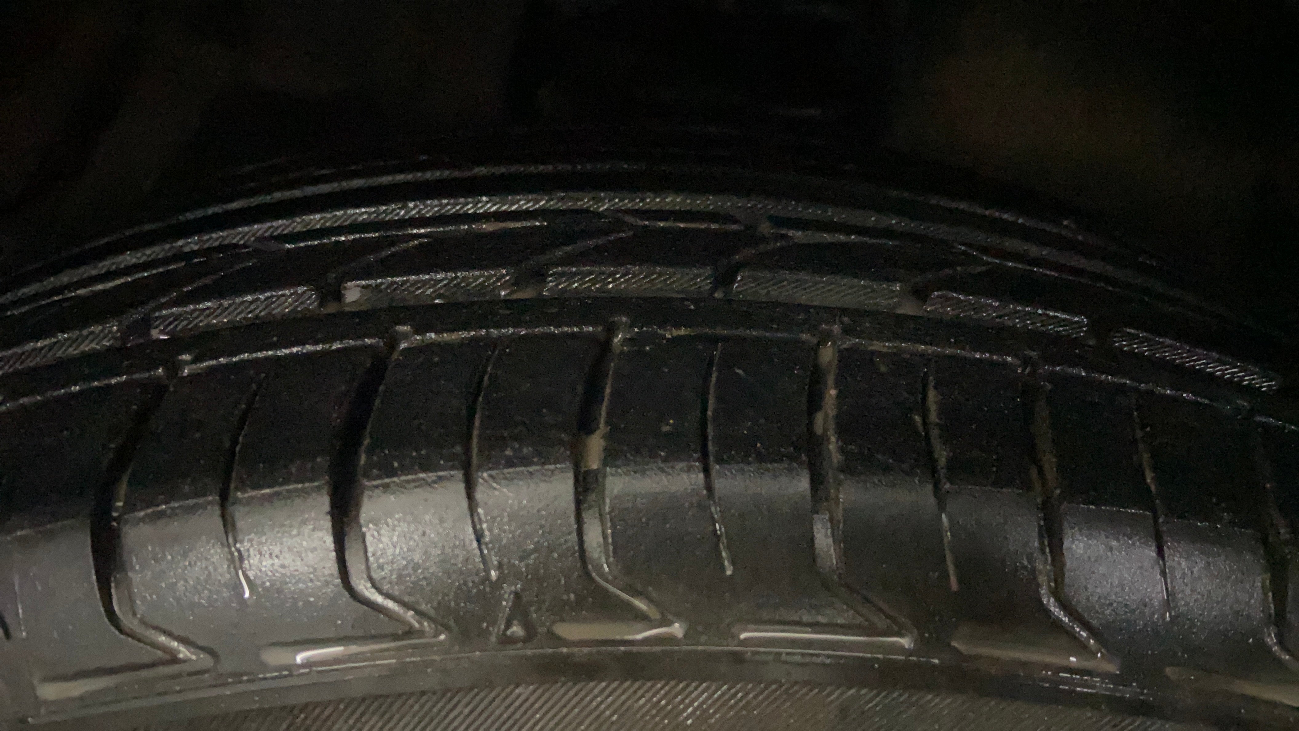 camera-Right-Front-Tyre-Tread