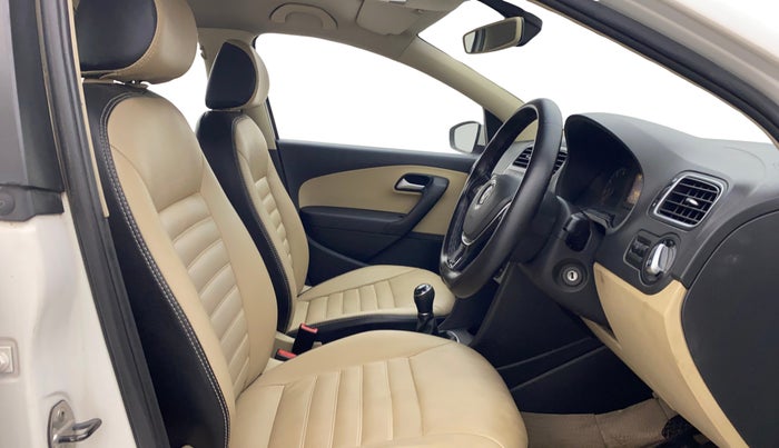 2016 Volkswagen Polo HIGHLINE1.2L, Petrol, Manual, 49,456 km, Right Side Front Door Cabin