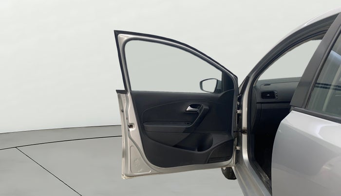 2016 Volkswagen Polo COMFORTLINE 1.2L, Petrol, Manual, 87,064 km, LHS Front Door