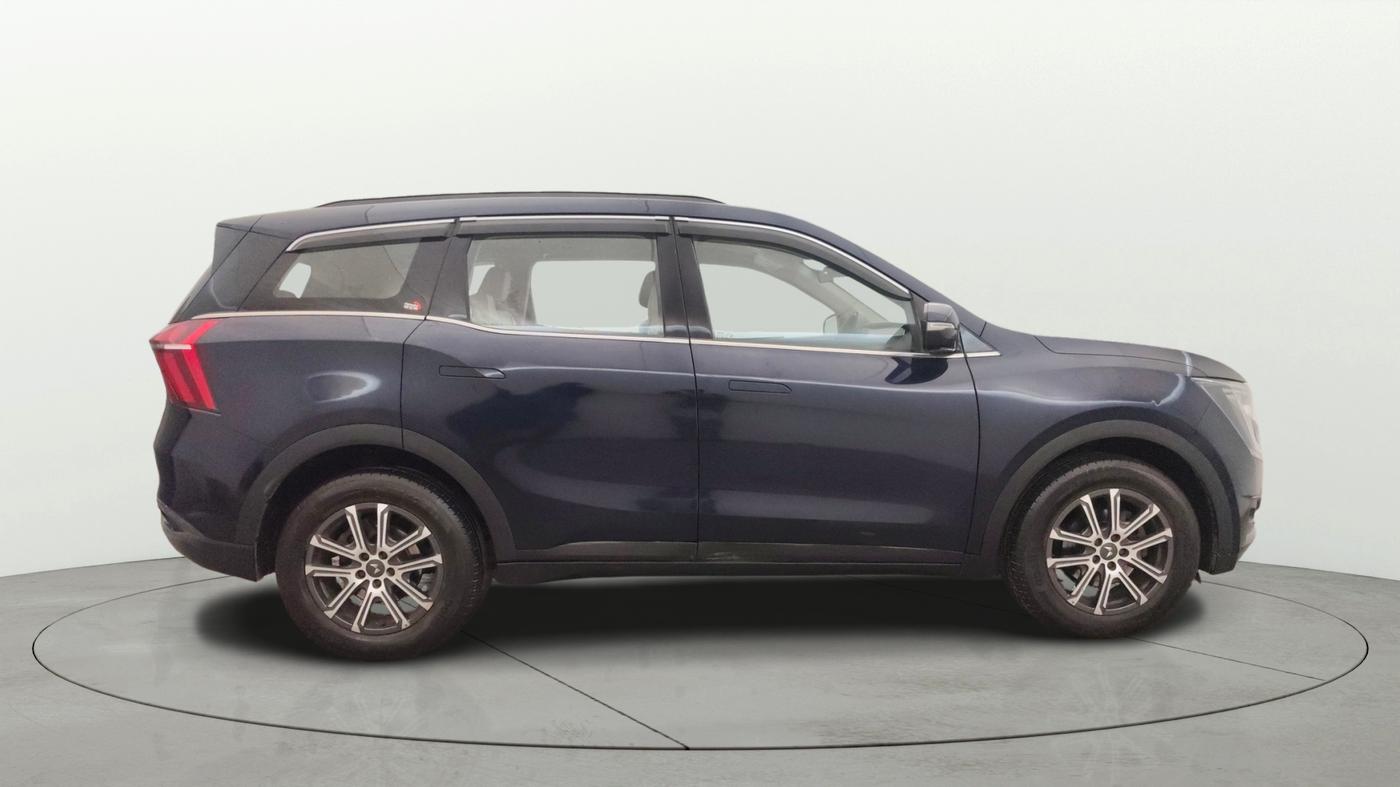 2021 Mahindra XUV700 AX 7 P MT 7 STR, Petrol, Manual, 37,871 km, Right Side View