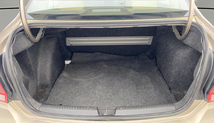 2016 Volkswagen Vento HIGHLINE PETROL AT, Petrol, Automatic, 76,549 km, Boot Open Zoomed View