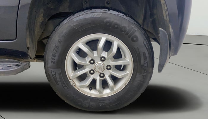 2016 Mahindra TUV300 T8, Diesel, Manual, 52,767 km, Left Rear Wheel