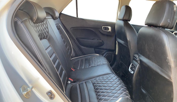 2020 Hyundai VENUE SX 1.0 TURBO, Petrol, Manual, 56,947 km, Right Side Rear Door Cabin