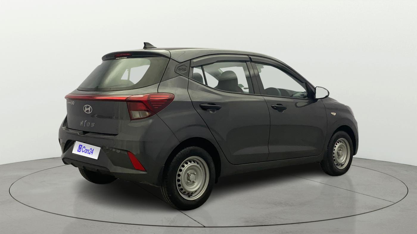 2024 Hyundai GRAND I10 NIOS ERA 1.2 KAPPA VTVT, Petrol, Manual, 4,880 km, Right Back Diagonal