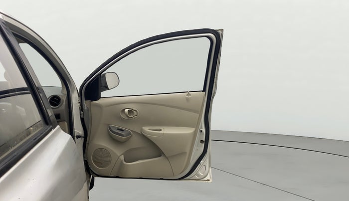 2014 Datsun Go T, Petrol, Manual, 59,457 km, RHS Front Door