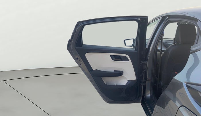 2022 Tata ALTROZ XT DIESEL, Diesel, Manual, 32,769 km, LHS Rear Door