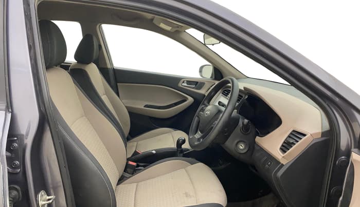 2017 Hyundai Elite i20 ASTA 1.2, Petrol, Manual, 1,08,528 km, Right Side Front Door Cabin
