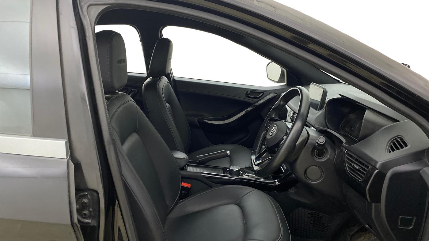 2022 Tata NEXON XZA PLUS PETROL DARK EDITION, Petrol, Automatic, 63,739 km, Right Side Front Door Cabin