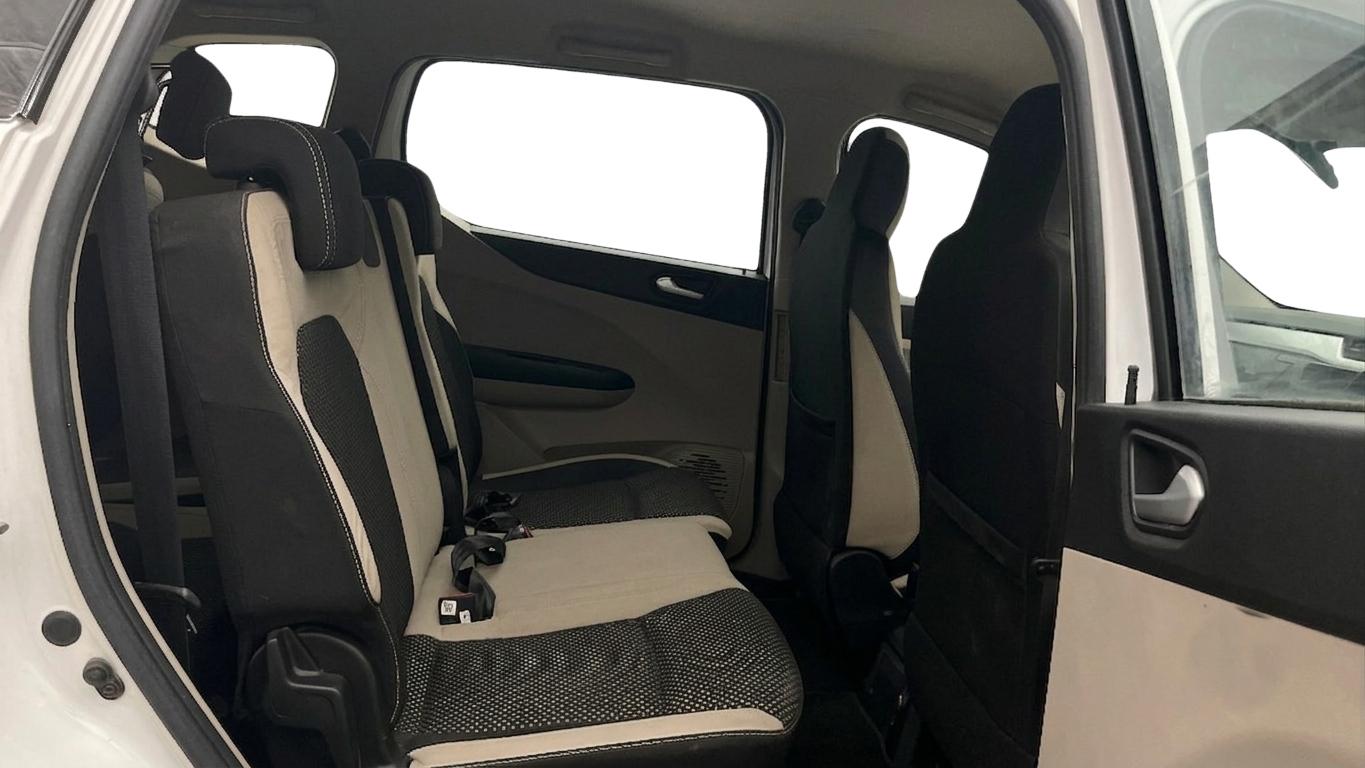 2019 Renault TRIBER RXZ, CNG, Manual, 31,175 km, Right Side Rear Door Cabin