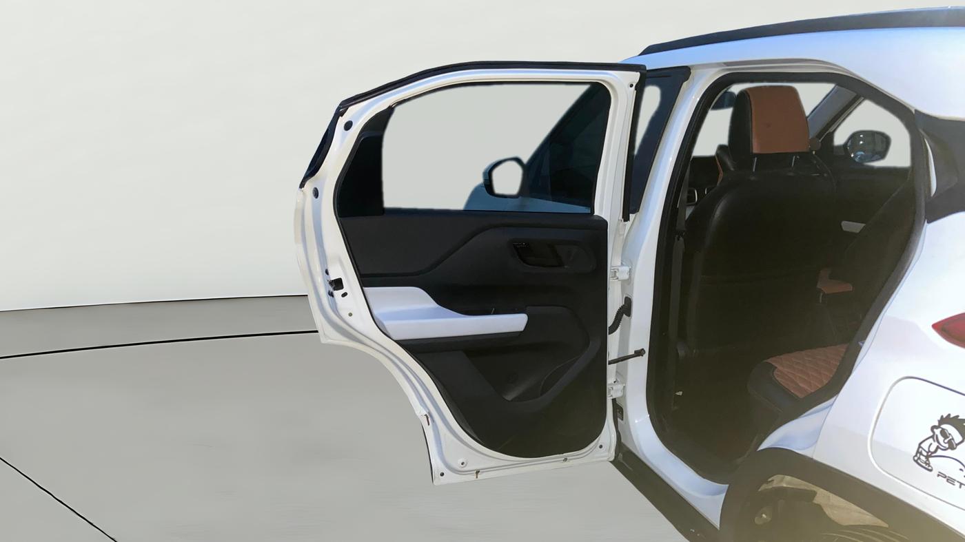 2024 Tata PUNCH ACCOMPLISHED SUNROOF MT, Petrol, Manual, 22,609 km, LHS Rear Door