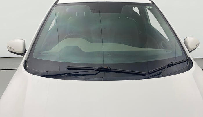 2017 Hyundai Elite i20 ASTA 1.4 CRDI (O), Diesel, Manual, 1,19,710 km, Front Windshield