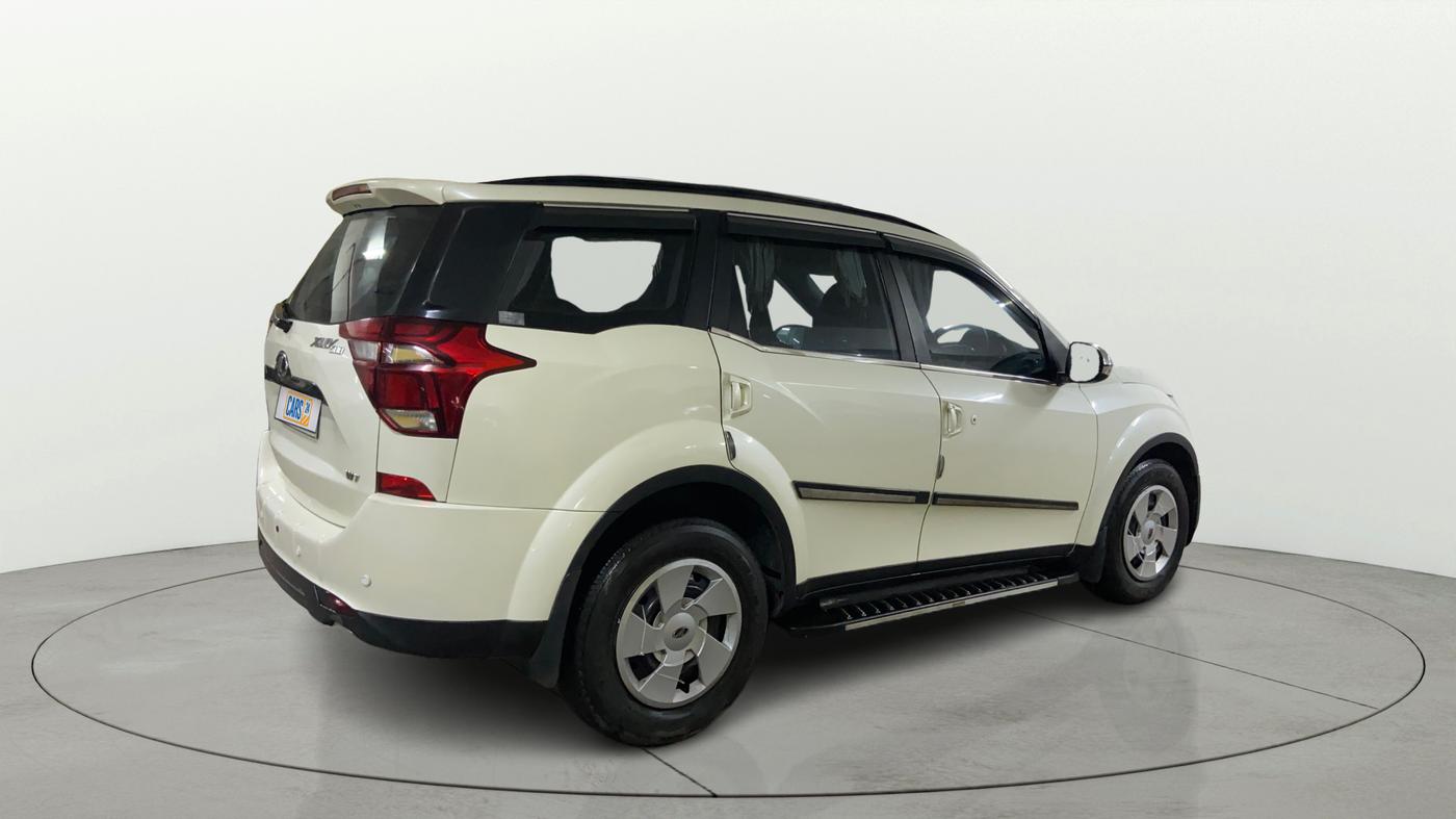2020 Mahindra XUV500 W7, Diesel, Manual, 30,472 km, Right Back Diagonal