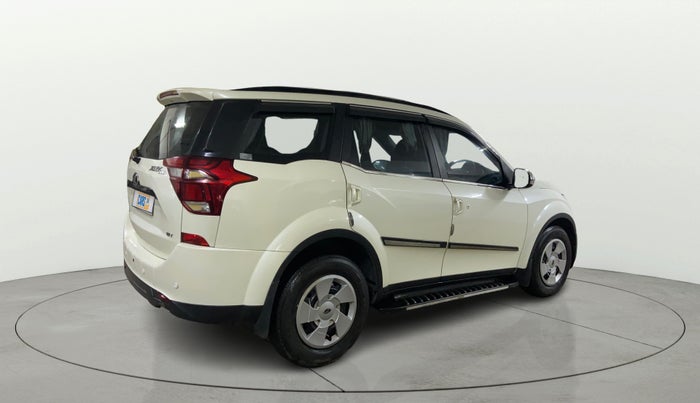 2020 Mahindra XUV500 W7, Diesel, Manual, 30,379 km, Right Back Diagonal