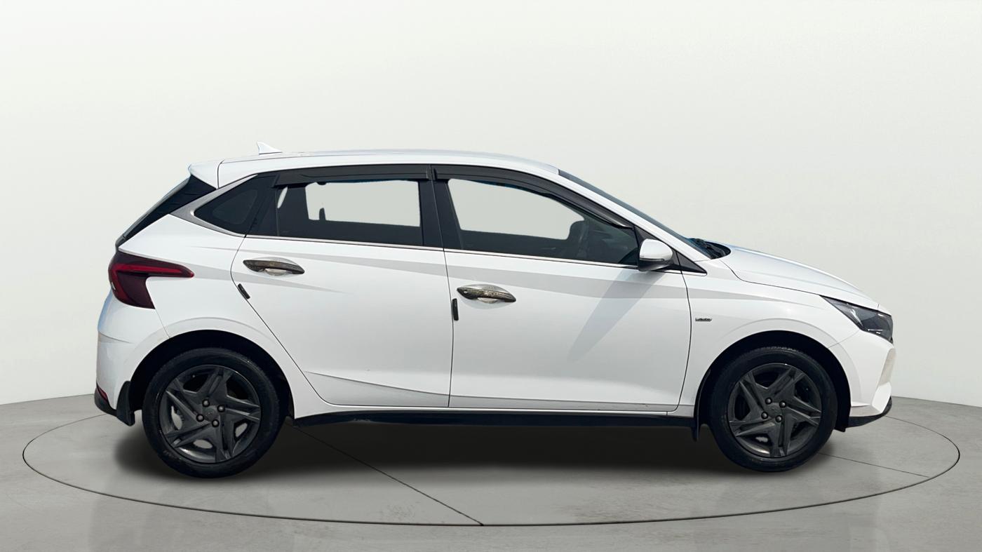 2023 Hyundai NEW I20 Sportz 1.2 IVT, Petrol, Automatic, 44,303 km, Right Side View