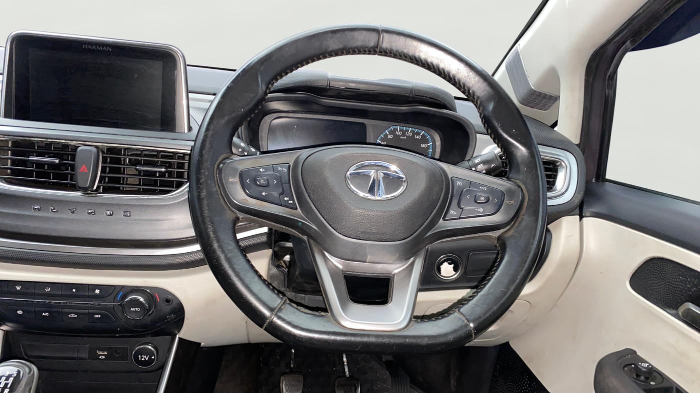 2021 Tata ALTROZ XZ PLUS PETROL, Petrol, Manual, 77,283 km, Steering Wheel Close Up