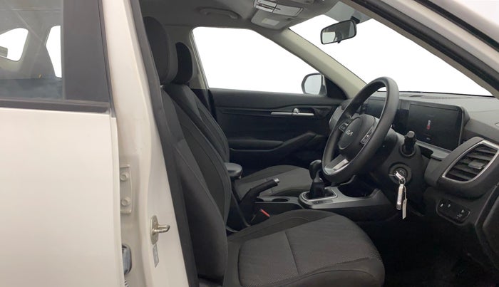 2023 KIA SELTOS  HTK 1.5 PETROL MT, Petrol, Manual, 20,556 km, Right Side Front Door Cabin