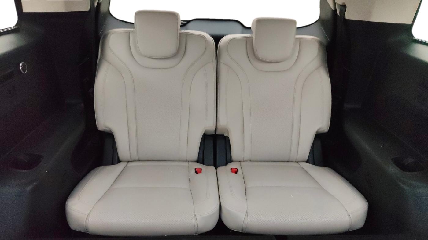 2021 Mahindra XUV700 AX 7 P MT 7 STR, Petrol, Manual, 37,871 km, Third Seat Row ( optional )