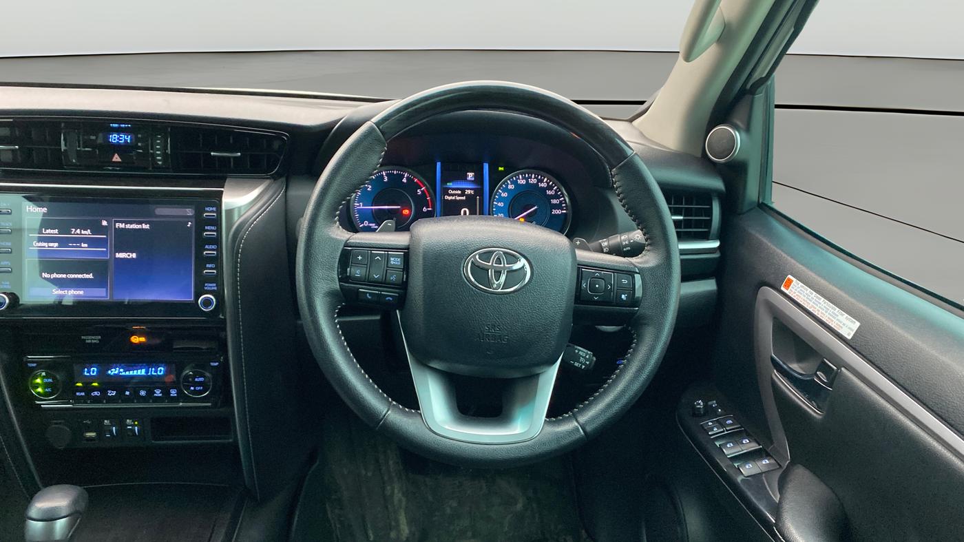 2023 Toyota Fortuner 4X2 AT 2.8 DIESEL, Diesel, Automatic, 50,235 km, Steering Wheel Close Up