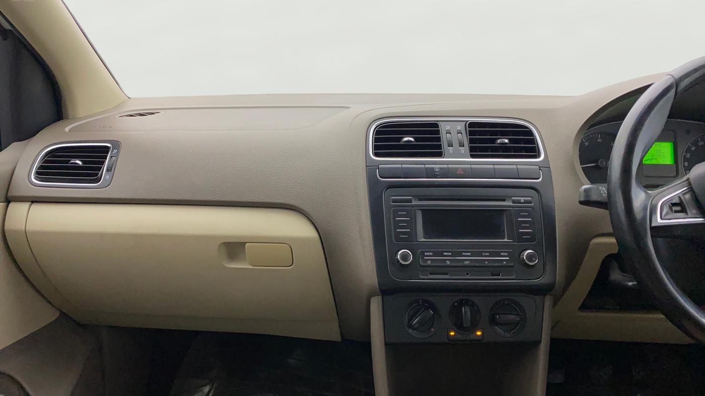 2014 Skoda Rapid AMBITION 1.6 MPI MT PLUS, Petrol, Manual, 1,04,953 km, Air Conditioner