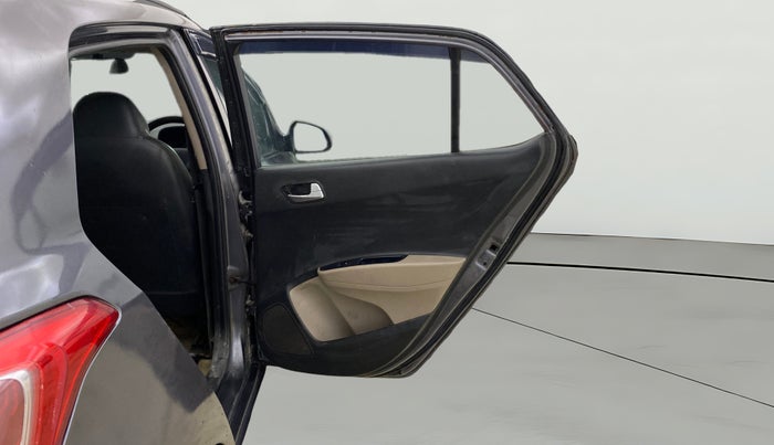 2016 Hyundai Grand i10 SPORTZ 1.1 CRDI, Diesel, Manual, 1,28,999 km, RHS Rear Door